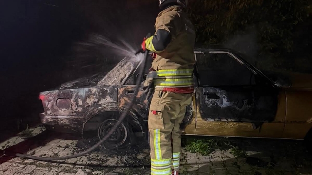 Samandağ'da yanan FİAT TOFAŞ kullanılmaz hale geldi