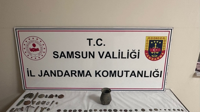 Tarihi eser kaçakçıları jandarmaya yakalandı