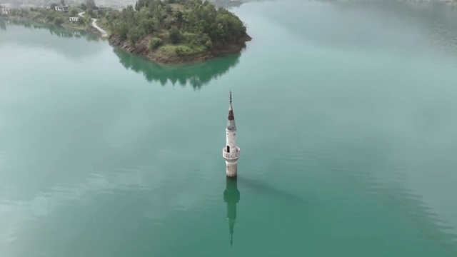 Geçmişin izi su üstünde: Minare ayakta
Alaköprü Barajı doldu, eski köy tarihe karıştı