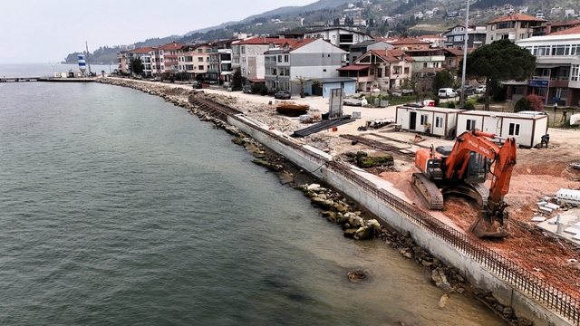 Dalgı kırıcı set Ulaşlı'da deniz taşkınlarına 'dur' diyecek