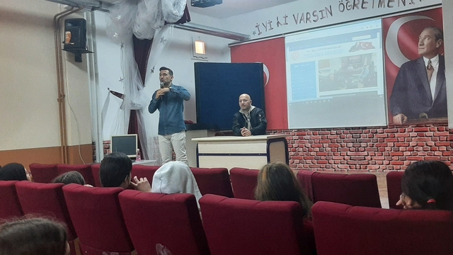 "Adım Adım Hedefime" projesi: Ortaokul öğrencilerine denizcilik lisesi tanıtıldı