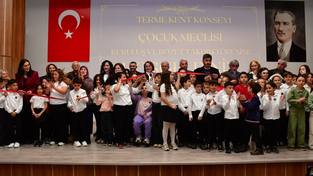 Terme'de çocuklar yönetimi katılıyor