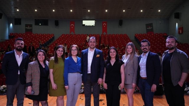 Çimentaş'tan 23 Nisan'da Hataylı öğrencilere eğitim ve dayanışma desteği