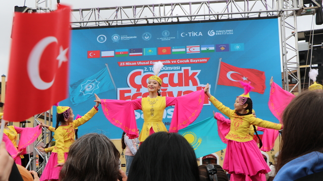 Samsun'da Türk Dünyası Çocuk Festivali