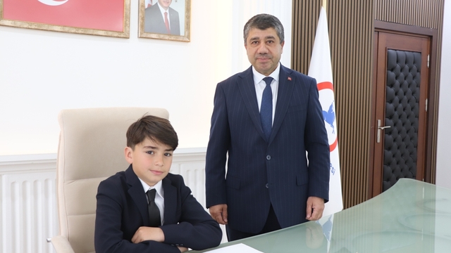 Düzce'de ilkokul öğrencisi temsili belediye başkanı oldu