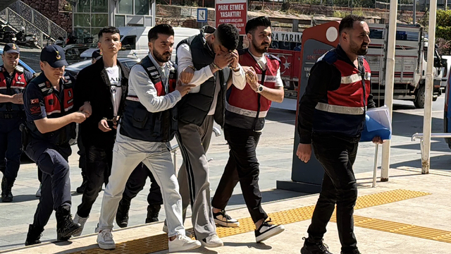Alanya'da uyuşturucu operasyonunda yakalanan 3 zanlı tutuklandı