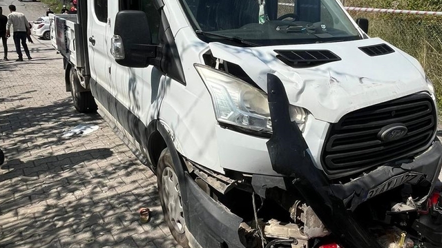 Hatay'da kamyonetle çarpışan motosikletteki 1 kişi öldü, 1 kişi yaralandı