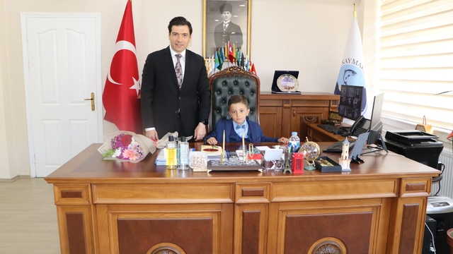Keban Kaymakamlığı ve Belediye Başkanlığı koltukları çocuklara devredildi