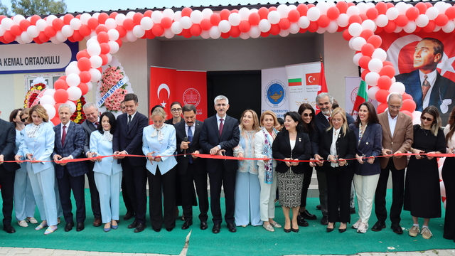 Hatay'da sivil toplum kuruluşlarının desteğiyle yaptırılan okul hizmete girdi