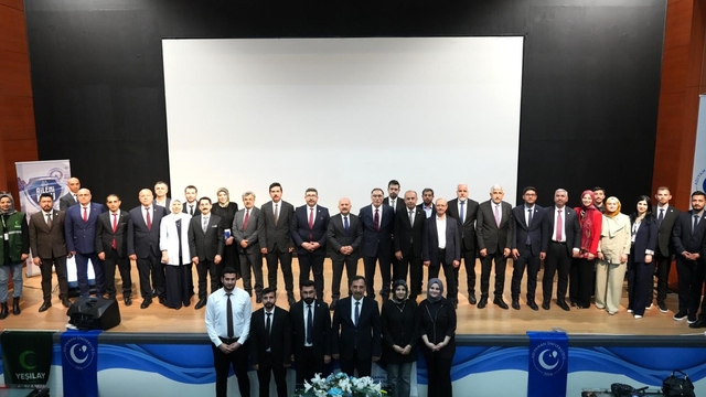 Üniversitede sanal bahisle mücadelede ailelere bilinçlendirme toplantısı