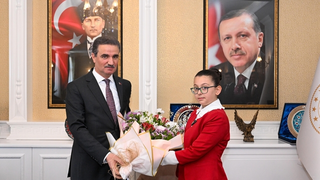 Erzurum'da 23 Nisan'da anlamlı devir teslim