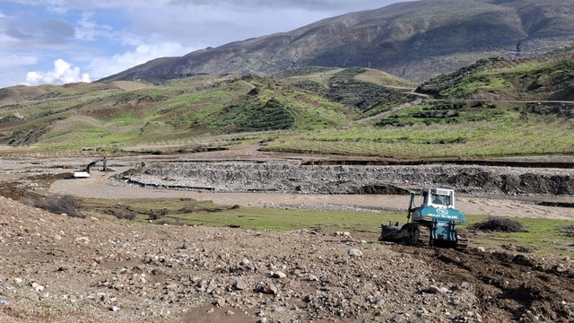 Siirt'te taşkın riskine karşı müdahale çalışmaları sürüyor