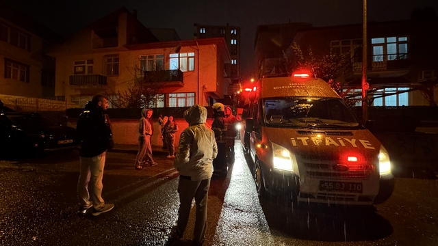 Samsun'da evde çıkan yangında dumandan etkilenen 2 kişi hastaneye kaldırıldı