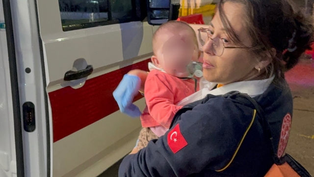 Samsun'da ev yangını: Anne ve 6 aylık bebeği hastanelik oldu