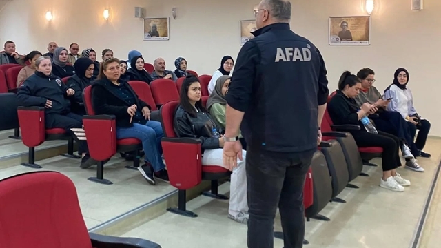 Erzincan'da afet bilinci eğitimleri sürüyor