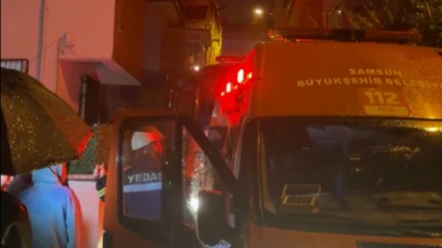Elektrikli sobadan çıkan yangında anne ile 6 aylık bebeği dumandan etkilendi