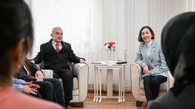 Kırklareli Valisi Turan, devlet korumasındaki çocukları ziyaret etti