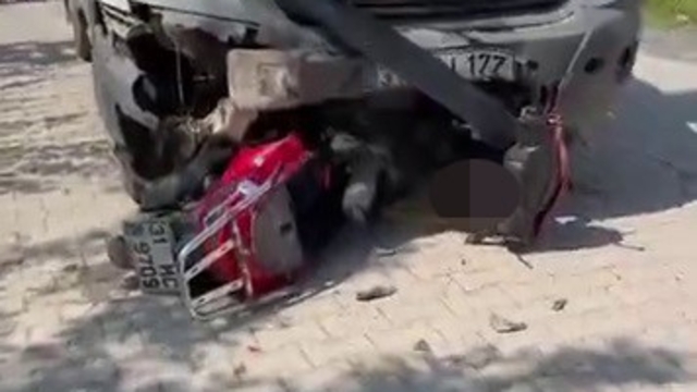 Kazada ağır yaralanan baba ve 3 yaşındaki kızını ölüm ayırdı