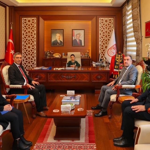 Bayburt'ta vali koltuğuna Ecren Nisa oturdu