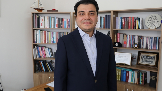 Basit gibi görünen seçimler, çocukların kimlik gelişimini etkiliyor
Uzmanı uyardı: "Saç modeli ve müzik tercihi çocukların kimlik gelişimini etkiliyor "