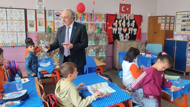 ER-VAK 23 Nisan Ulusal Egemenlik ve Çocuk Bayramı'nda okullardaydı