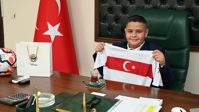Başkan Hamamcı, 23 Nisan'da makamını 'Küçük Başkan'a devretti