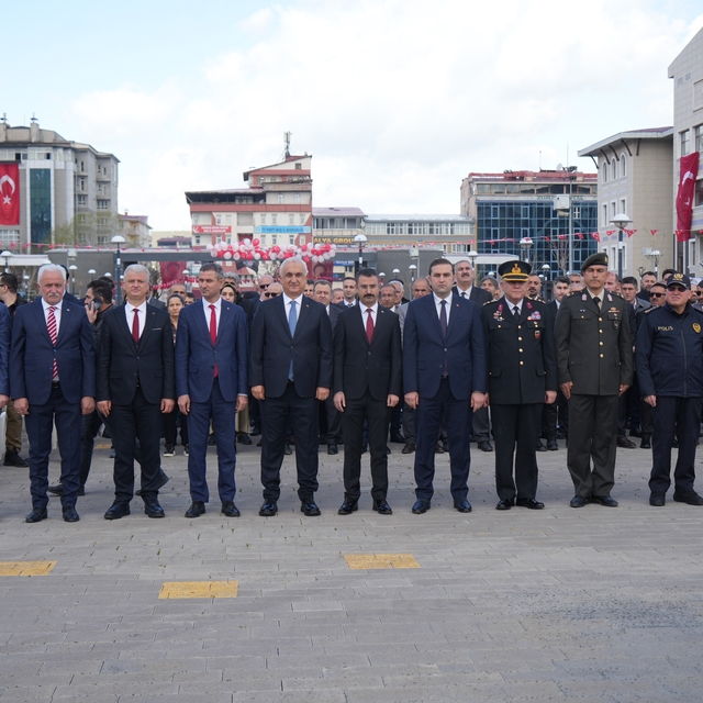 Muş'ta 23 Nisan Ulusal Egemenlik ve Çocuk Bayramı kutlandı