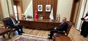 Vali Kemal Çeber, koltuğunu Eylül Lina Yıldız'a devretti