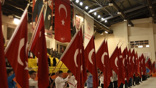 Bitlis'te 23 Nisan Ulusal Egemenlik ve Çocuk Bayramı kutlandı