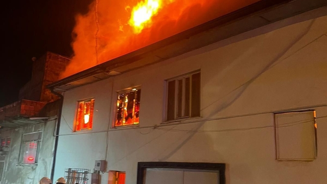 30 yaşındaki şahıs yalnız yaşadığı evde yanarak can verdi