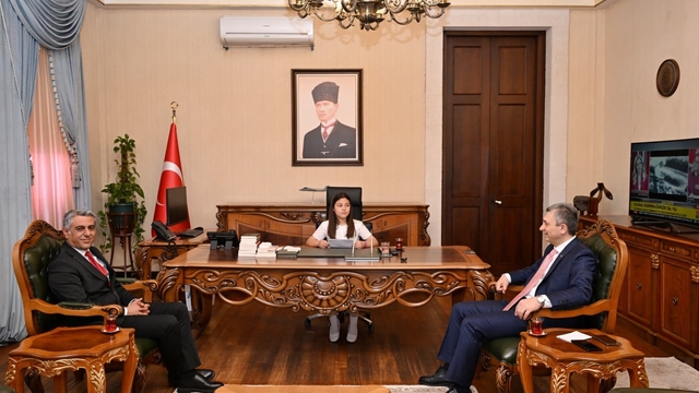 Valilik makamını temsili devralan Nazenin: "Savaşların değil oyunların konuşulduğu bir gelecek için barış çağrımızı yineliyoruz"