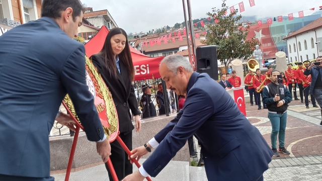 Devrek'te 23 Nisan Çocuk Bayramı sade bir törenle kutlandı