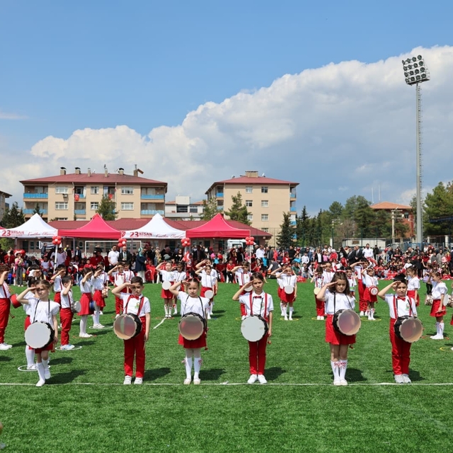 Siirt'te 23 Nisan coşkuyla kutlandı
