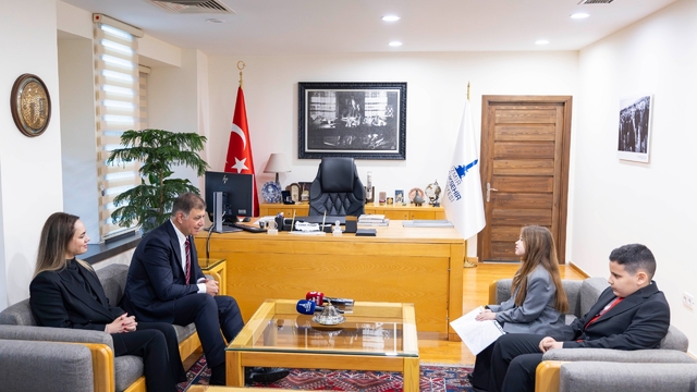 23 Nisan'da başkanlık koltuğu çocukların
Meryem ve Aras'tan güvenli gelecek mesajı