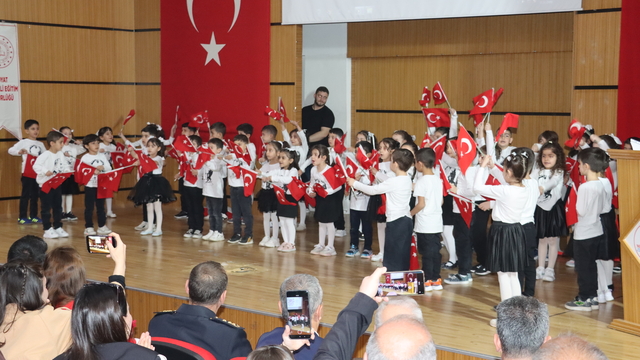 Midyat'ta 23 Nisan Ulusal Egemenlik ve Çocuk Bayramı kutlandı