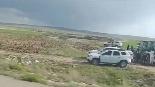 Boş arazide toprağa gömülü ceset bulundu
