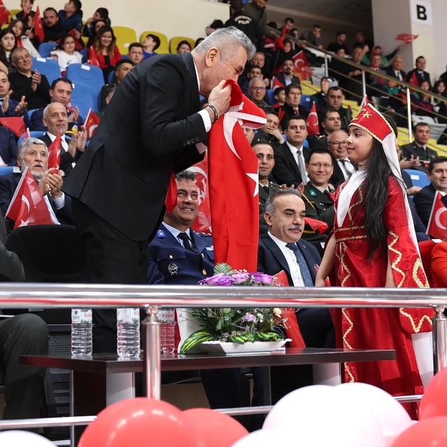 Afyonkarahisar'da 23 Nisan coşkusu