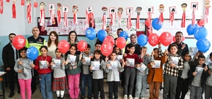 Jandarmadan çocuklara 23 Nisan sürprizi