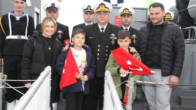 TCG Tayfun hücumbotu ile TCSG-15 Sahil Güvenlik botu Kocaeli'de ziyarete açıldı