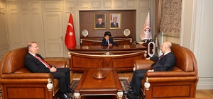 Vali Varol koltuğunu Özgür Kaşıyuğun'a devretti