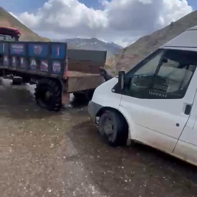 23 Nisan'da çocuklar yolda kaldı