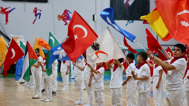 Elazığ'da 23 Nisan coşkuyla kutlandı