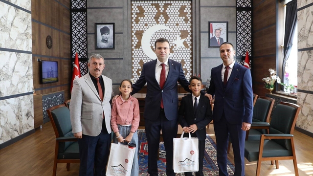 Niğde Valisi Akmeşe, koltuğunu Yusuf İncesu'ya emanet etti