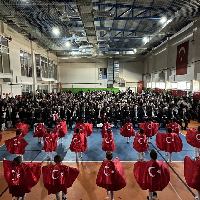 Yüksekova'da 23 Nisan Ulusal Egemenlik ve Çocuk Bayramı kutlandı