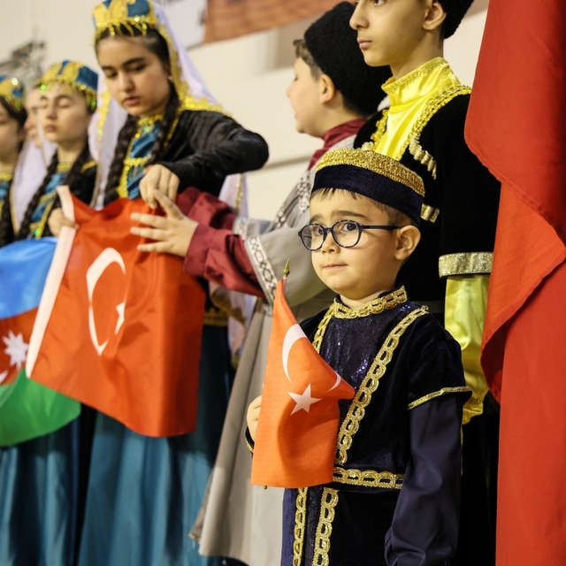 Türk ve Azeri kardeşler 23 Nisan coşkusunu Çameli'nde birlikte yaşadı