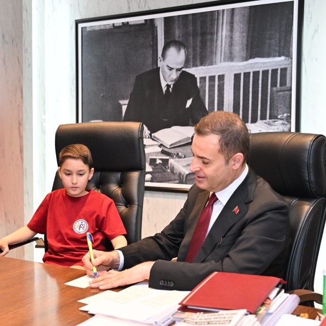 Başkan Akın, makamını çocuklara devretti