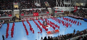 Kastamonu'da 23 Nisan coşkusu: Çocukların gösterileri ayakta alkışlandı