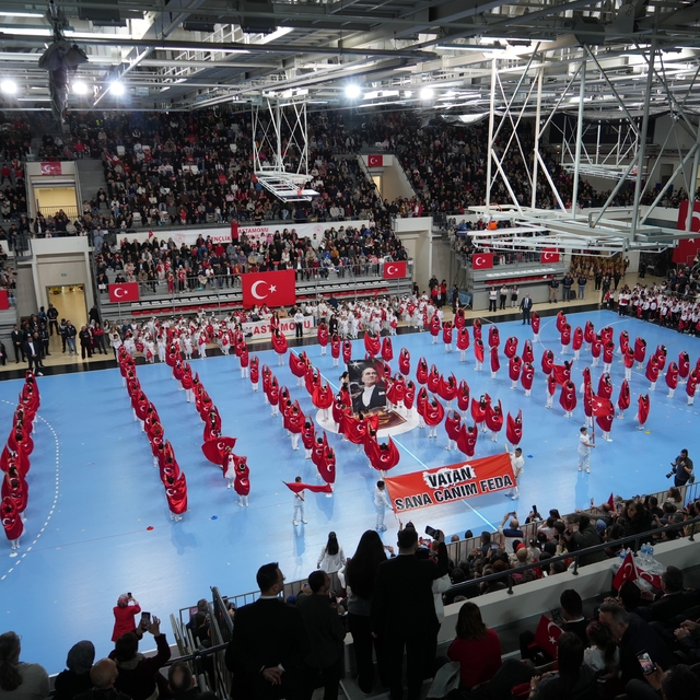 Kastamonu'da 23 Nisan coşkusu: Çocukların gösterileri ayakta alkışlandı