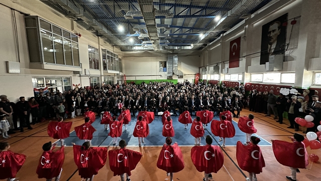 Yüksekova'da 23 Nisan Ulusal Egemenlik ve Çocuk Bayramı kutlandı