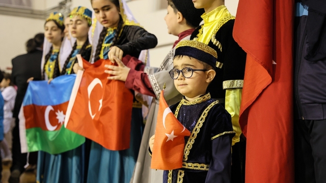 Türk ve Azeri kardeşler 23 Nisan coşkusunu Çameli'nde birlikte yaşadı